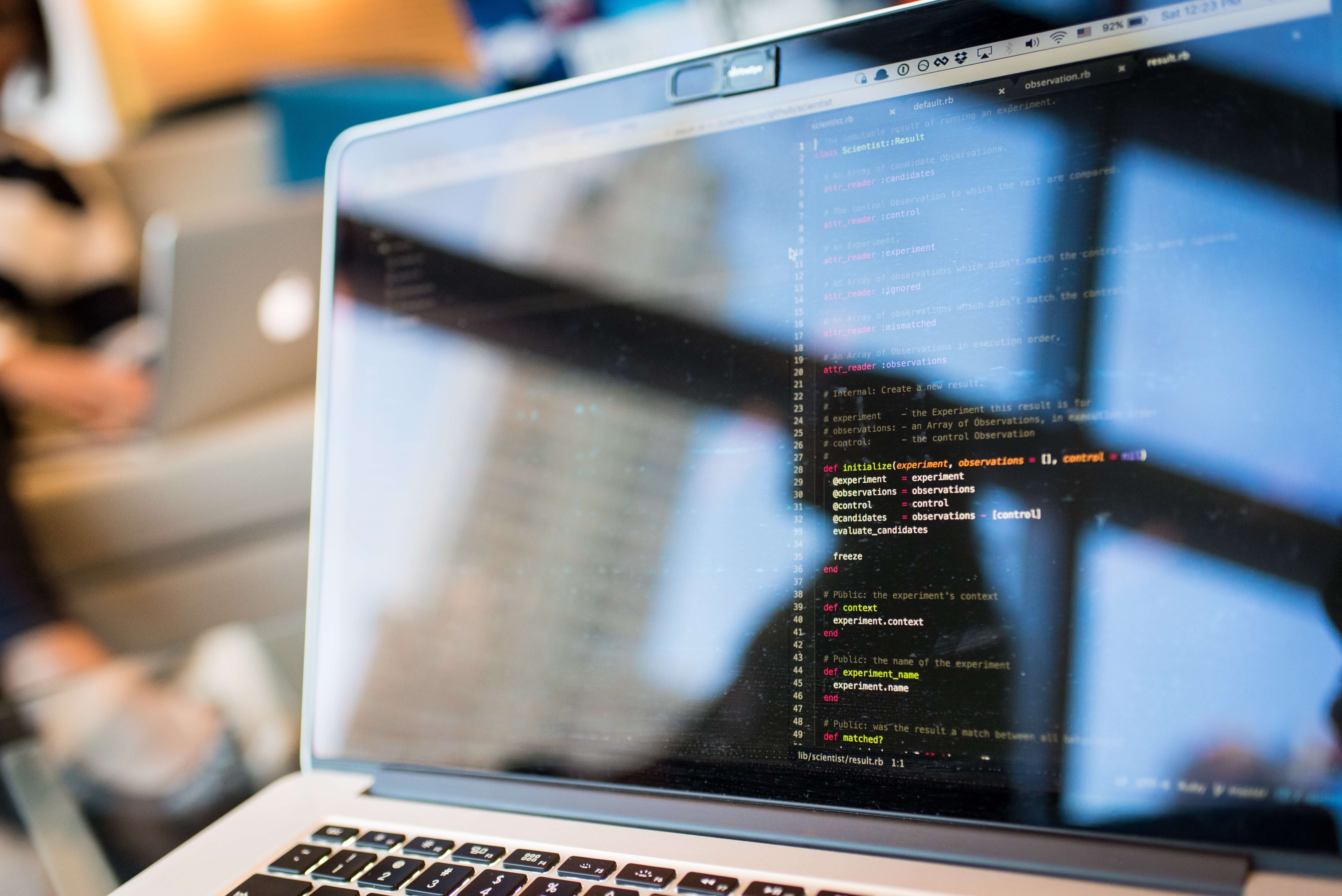 El internet de las cosas en contextos industriales, usos y aplicaciones.